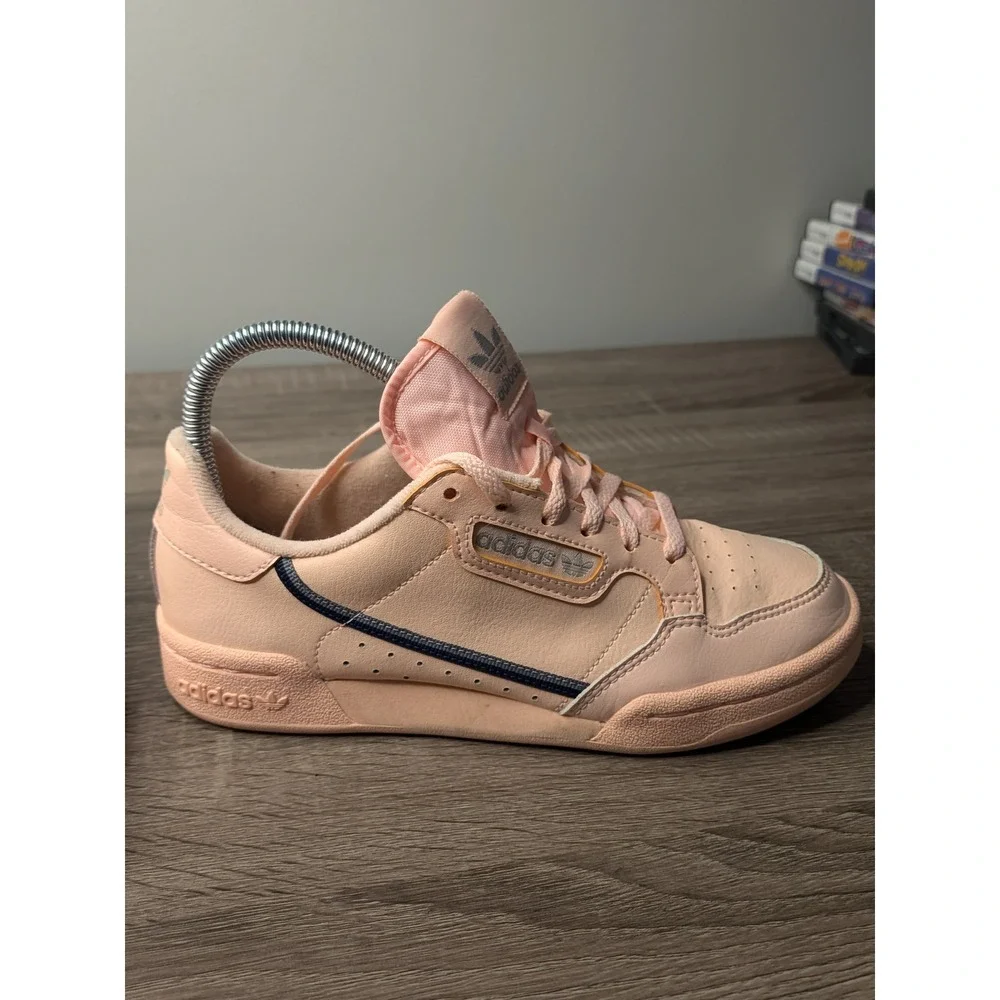 adidas stylish continental